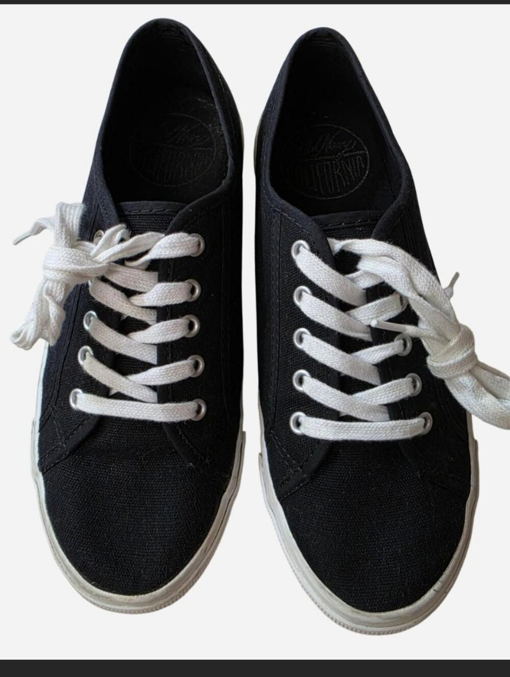 Classic Black Canvas Sneakers with White Laces, size US 8